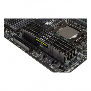 CMK32GX4M2Z3600C18 (2x16Go DDR4 3600 PC28800) | Corsair 